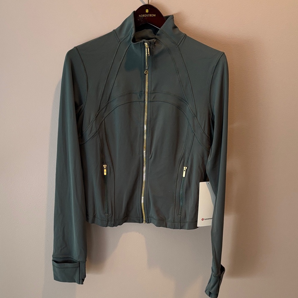 LULULEMON DEFINE CROPPED JACKET *NULU IN DARK FORREST/GOLD SZ 12 NWT
